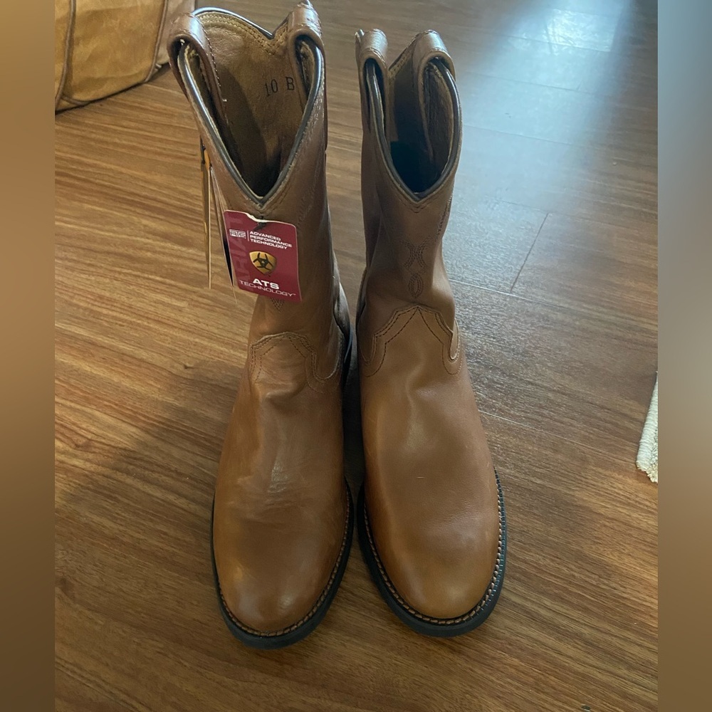 Ariat boots - Picture 1 of 7